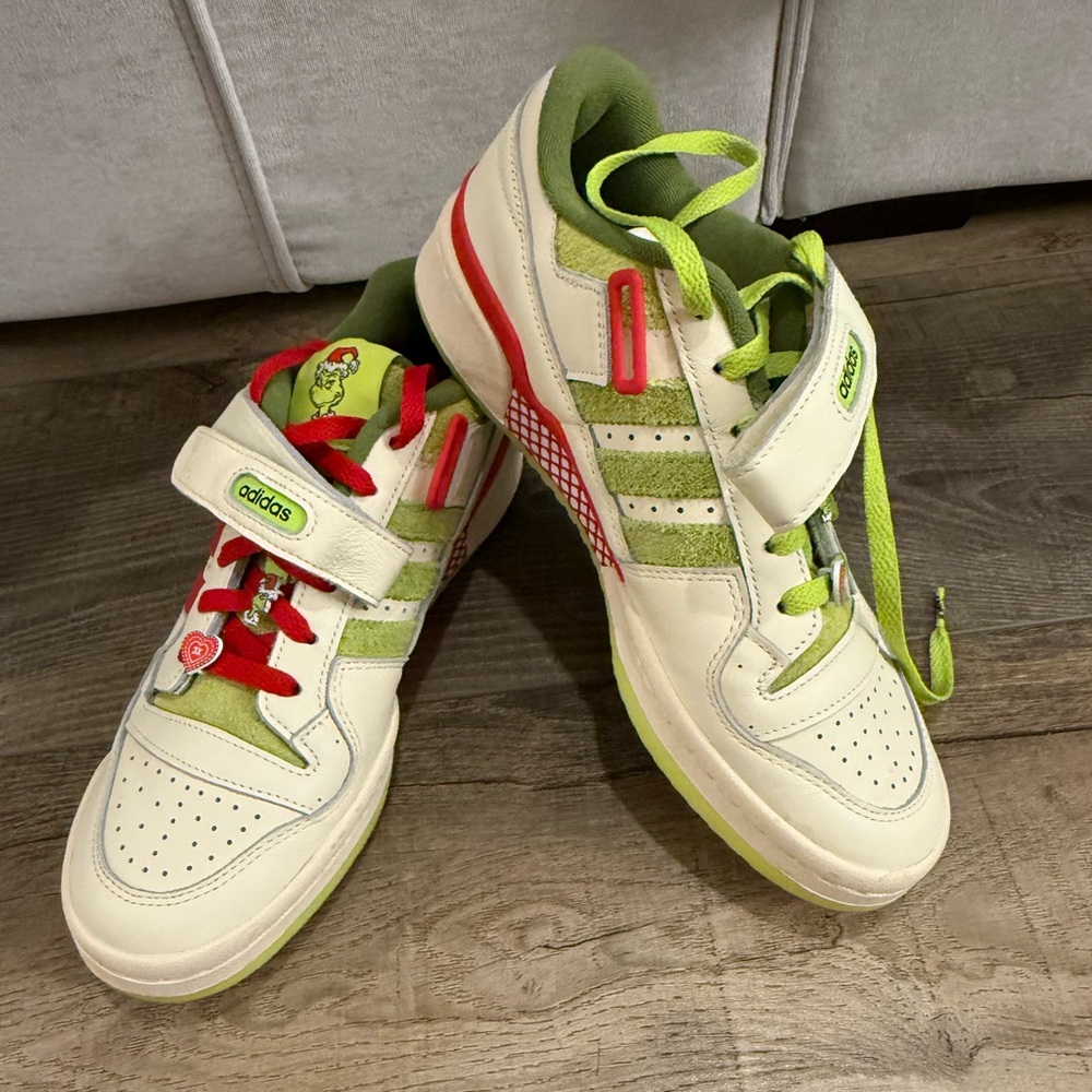 FORUM LOW X THE GRINCH SHOES by Adidas